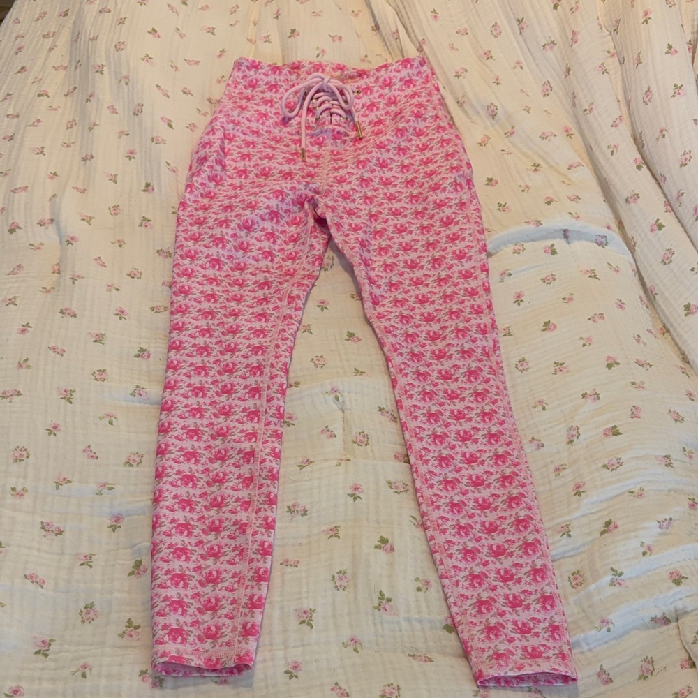 Women’s  Pink Floral Print Knit Leggings FIRM PRICE NEVER WORN!!!